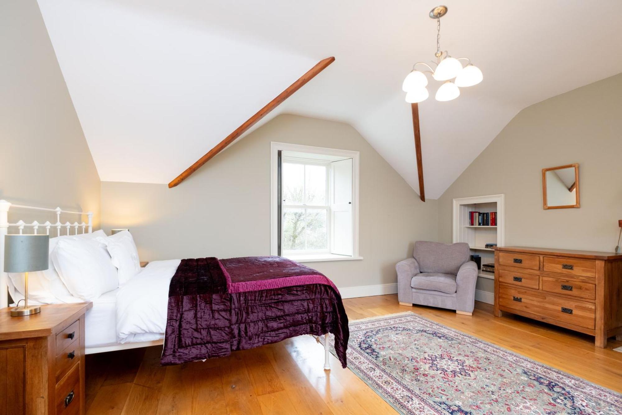 Historic Luxury House * Corofin (Clare)